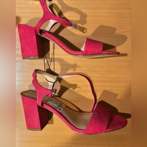 Nine West Magenta 3” Sandal. New. Size 9